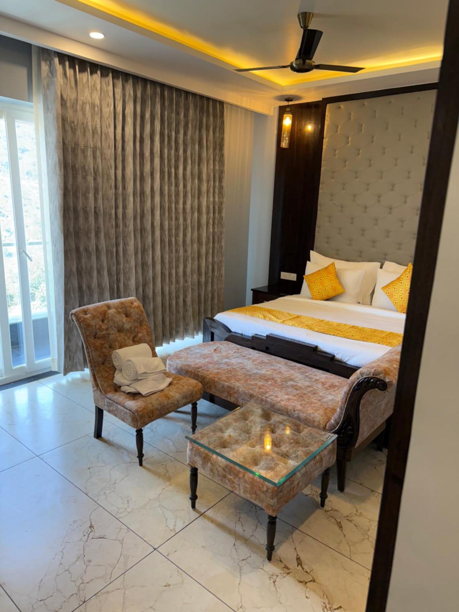 Hotel Sterling Kastoori Rudraprayāg Esterno foto