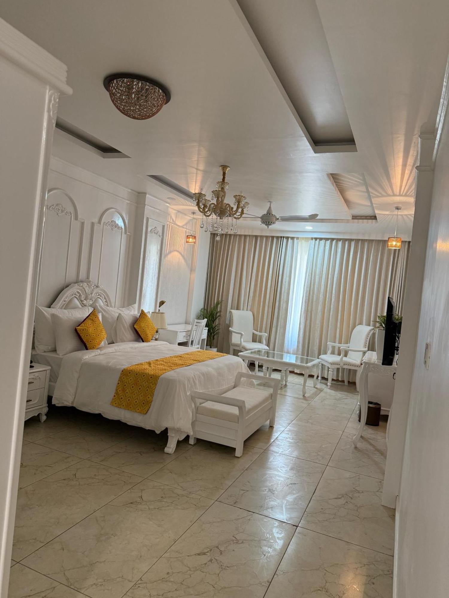 Hotel Sterling Kastoori Rudraprayāg Esterno foto