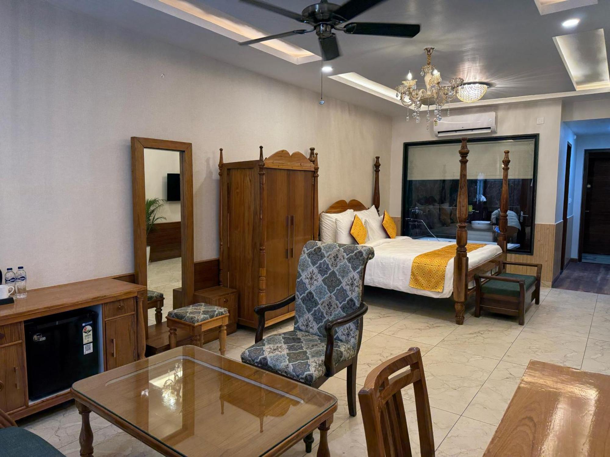 Hotel Sterling Kastoori Rudraprayāg Esterno foto
