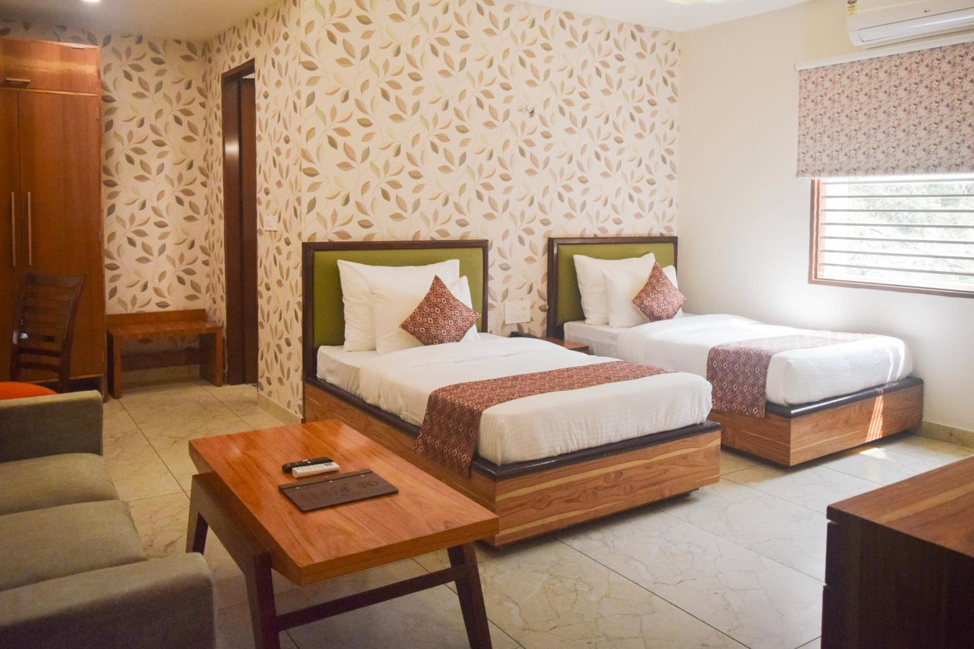 Hotel Sterling Kastoori Rudraprayāg Esterno foto